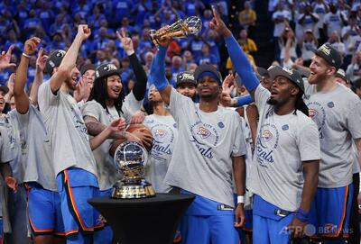 サンダーが12年以来のNBAファイナル進出 Tウルブズ下す