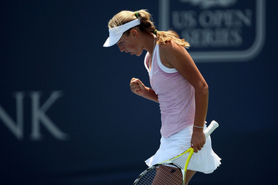 アザレンカ ストレートでストーサーを下し準々決勝へ