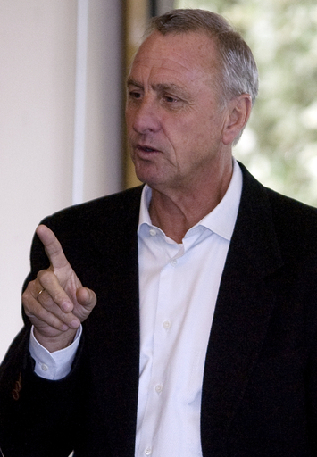 クライフ氏 バルセロナはレアル・マドリードよりも「はるかに優れている」