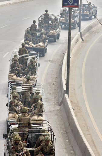 シーア派の宗教行事狙いか、北西部の町で車爆弾、2人死亡 - パキスタン