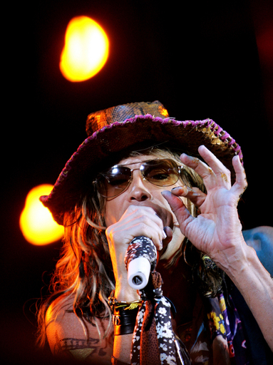 エアロスミス バンガロールでインド初コンサートを行う