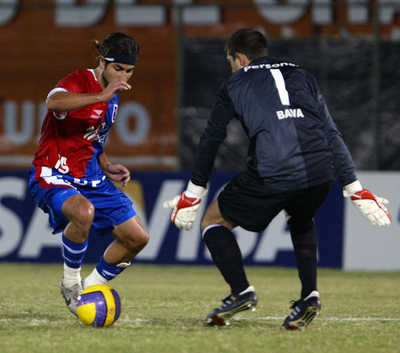 ＜サッカー 07リベルタドーレス杯南米選手権＞リベルタ 2戦合計スコア3-2で準々決勝へ - パラグアイ