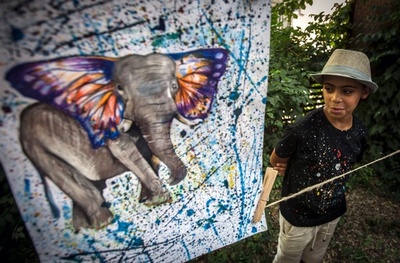 「小さなピカソ」と話題、アフガン難民の少年に市民権 セルビア