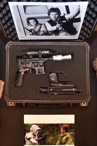 スター・ウォーズの「ハン・ソロの銃」、6050万円で落札