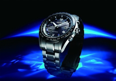 「セイコーアストロン」ブルーサファイアをあしらった特別モデル