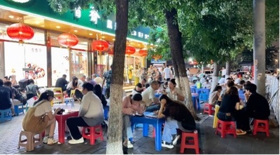 百年続く天津かき氷　人気沸騰