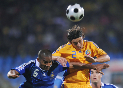 フランス アウェーでルーマニアと引き分ける、W杯予選