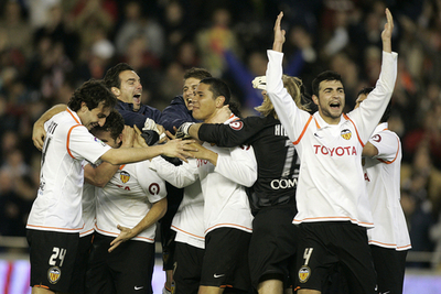 バレンシア FCバルセロナ降し国王杯決勝進出