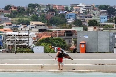 五輪目前のリオ、貧困地区外での治安悪化に懸念