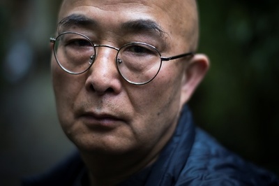 「夢は祖国の分裂」、天安門事件の詩で投獄の中国人亡命作家が語る