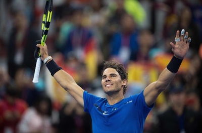 ナダルが辛くも初戦突破、試合中に靴脱げる場面も 中国OP