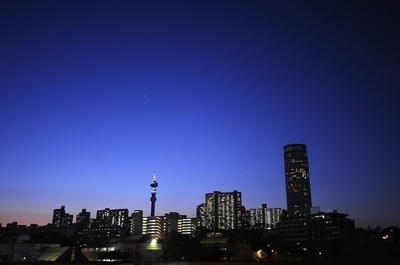 裸のメイドさんが来てくれる！？南アのユニークな派遣サービス