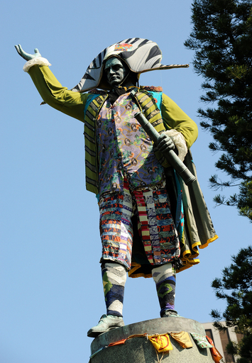 クック船長もビクトリア女王もおしゃれに、シドニーで芸術祭