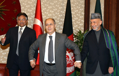 アフガン、パキスタン首脳会談、相互信頼の構築目指す - トルコ