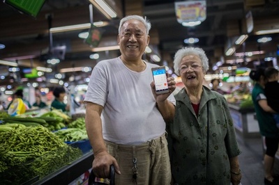 中国で高齢者が「ネット依存症」 60歳以上の44％がスマホなど1日3時間使用