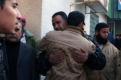 イスラエル軍、ガザ地区を攻撃 兵士狙撃受け