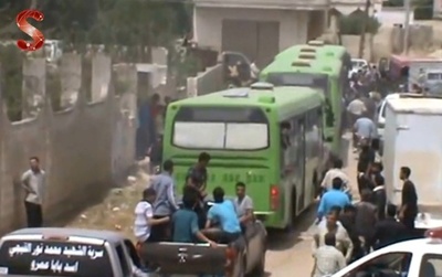 シリア反体制派、ホムスから撤退開始