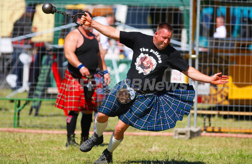 スコットランドの伝統スポーツ競技 男性もスカート姿で ドイツ 写真7枚 ファッション ニュースならmode Press Powered By Afpbb News