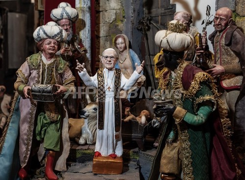 新ローマ法王の人形 早くも店頭へ 伊ナポリ 写真7枚 ファッション ニュースならmode Press Powered By Afpbb News