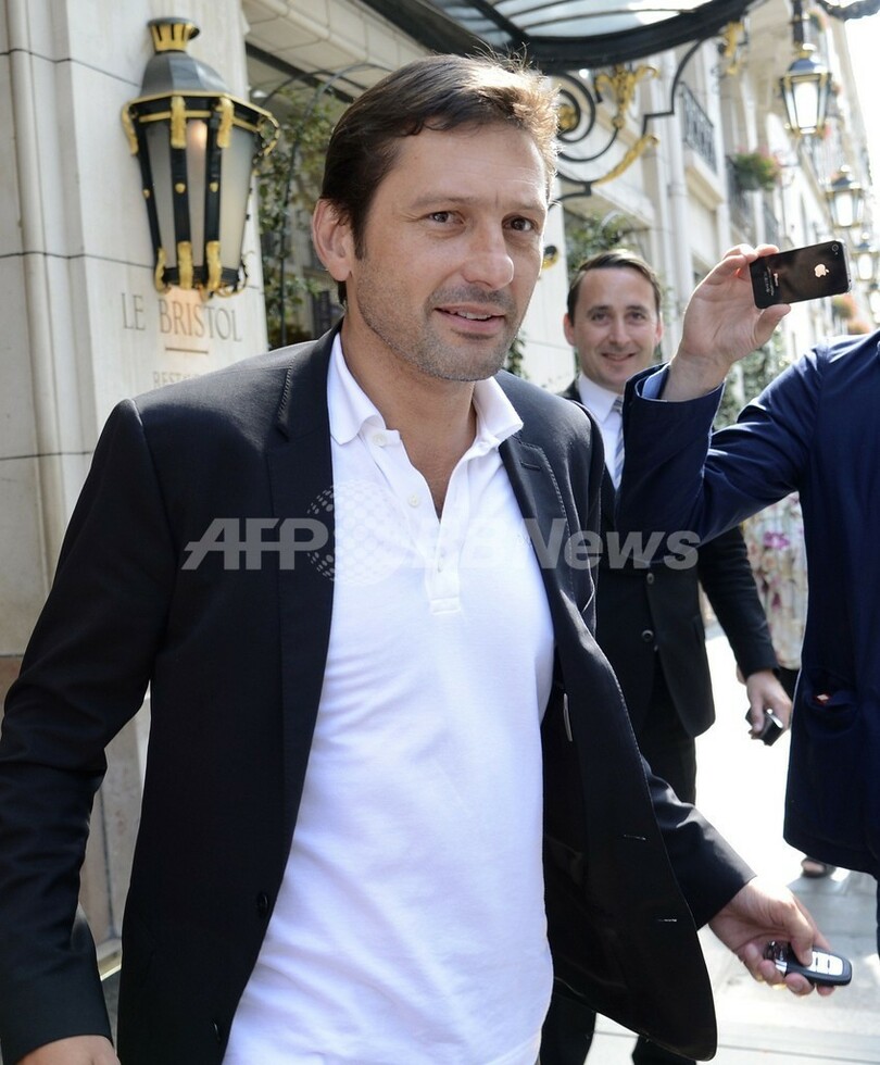 カヴァーニがパリ入り、PSGと契約へ