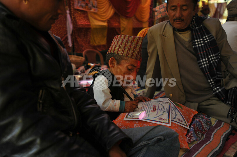 身長56センチのネパール男性、ギネス世界記録をねらう