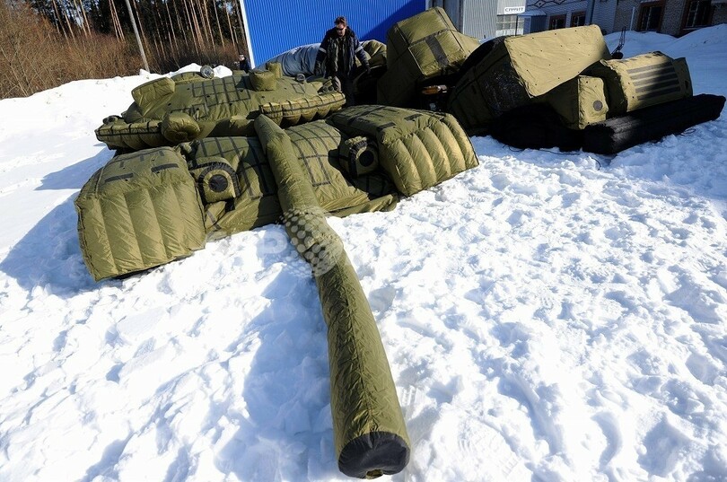 ロシアが誇る「秘密兵器」、空気で膨らませる戦車