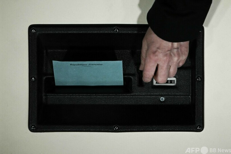 マクロン仏大統領、再選へ 極右支持者の「怒り」に対処約束