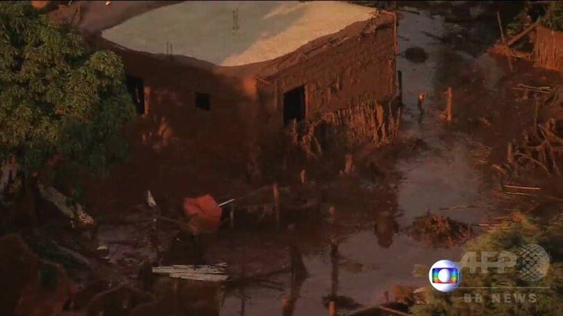 ブラジル鉱山でダム決壊、有毒泥流が村を直撃 17人死亡