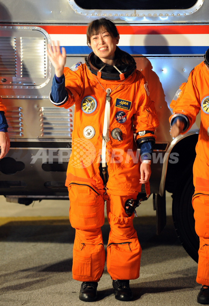 山崎直子さん搭乗のディスカバリー、打ち上げ成功