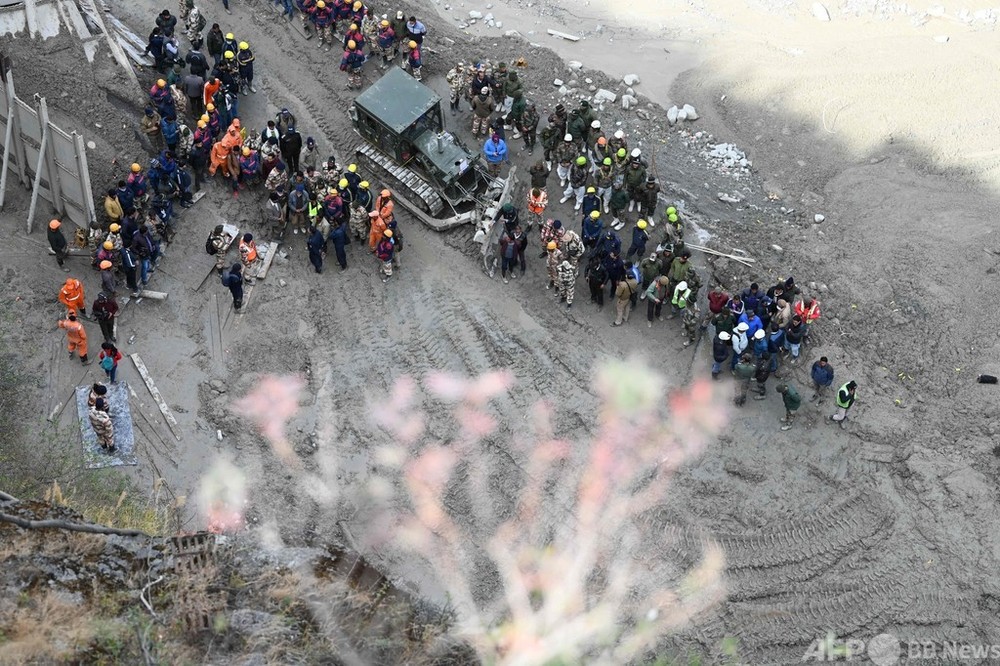 インド氷河崩壊、死者32人に 不明者170人超の捜索続く