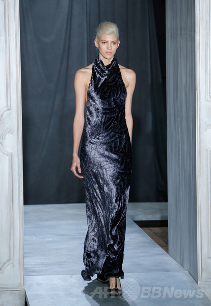 ＜14/15年秋冬NYコレクション＞ジェイソン ウー