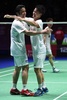 バドミントン、全英オープン、男子ダブルス決勝。優勝を喜ぶ遠藤大由/渡辺勇大組（2020年3月15日撮影）。 (c)Oli SCARFF / AFP
