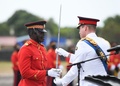 ジャマイカの首都キングストンで、士官学校の任官式に出席する英国のウィリアム王子（2022年3月24日撮影）。(c)Ricardo Makyn / AFP
