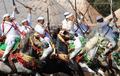 モロッコの首都ラバト（Rabat）で、伝統の騎馬戦術を再現する祭り「ファンタジア（Fantasia）」が開催された。写真は馬に乗る参加者（2009年7月9日撮影）。(c)AFP/FADEL