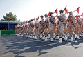 イランの首都テヘランで開催された毎年恒例のイラン・イラク戦争の開戦を記念する軍事パレード（2022年9月22日撮影）。(c)AFP