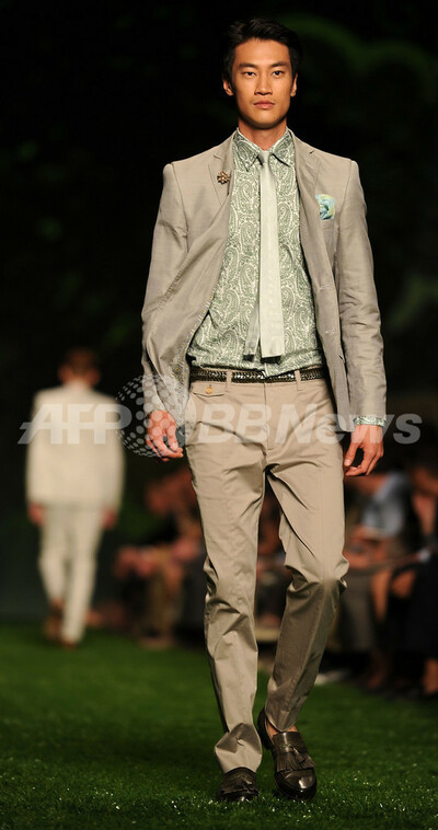 11年春夏ミラノ メンズコレクション エトロ 新作を発表 写真40枚 ファッション ニュースならmode Press Powered By Afpbb News