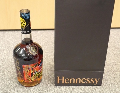 グラフィティアートの神「Futura」が手がけたヘネシー限定ボトル、日本では3月1日から発売