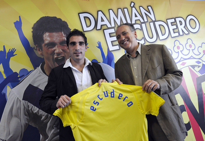 ビジャレアル ダミアン・エスクデロの入団発表