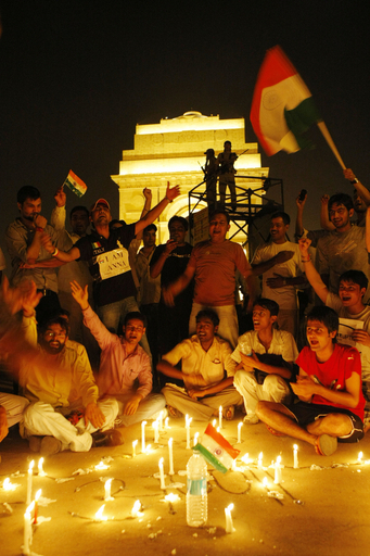 シン首相、活動家ハザレ氏を厳しく非難 インド