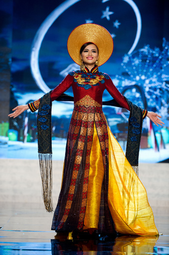 ミス・ユニバース、各国代表がナショナル・コスチュームで登場