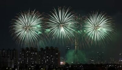 韓国スタバ、花火大会の「特等席」30秒で完売…最高30万ウォンでも予約殺到