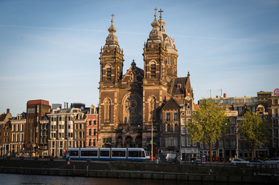 オランダのカトリック教会、聖職者の性的虐待を65年間隠ぺい 報道