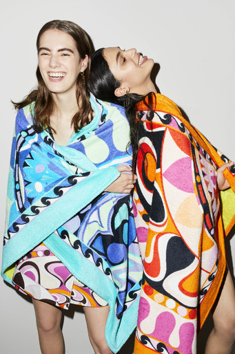 弾けるパステルカラーで夏を満喫「エミリオ・プッチ」18年リゾート