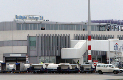 ブダペストの国際空港でスト、全便の3割以上が運休へ - ハンガリー