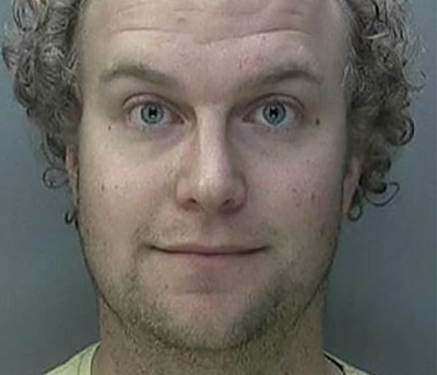 英物理学者、ネット上の性犯罪137件で起訴内容認める