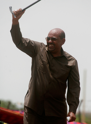 スーダン大統領ダルフール視察、平和主義をアピール