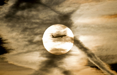 旅客機の揺れは今後激しくなる、温暖化の影響 英研究