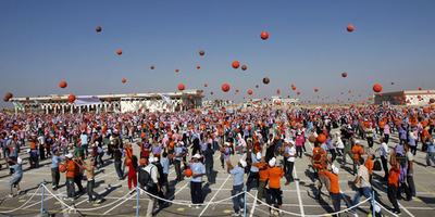 バスケットボール7500個同時ドリブル、ギネスに挑戦 パレスチナ