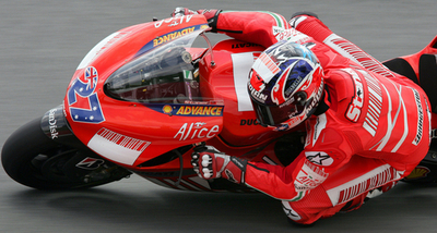 ストーナー フリー走行2回目もトップに