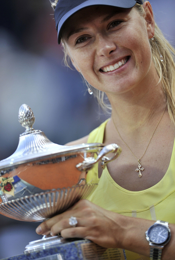 シャラポワ今季初優勝を飾る、イタリア国際